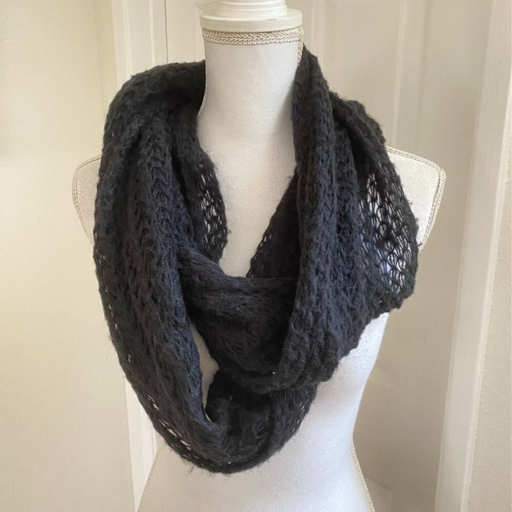 Nordstrom Frenchi Open Knit Infinity Scarf Black Preowned - Picture 1 of 6